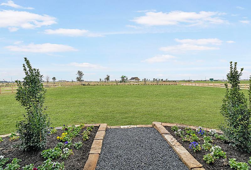 Why Lakeview Is the New Standard for Luxury Living: Space, Privacy & Peace