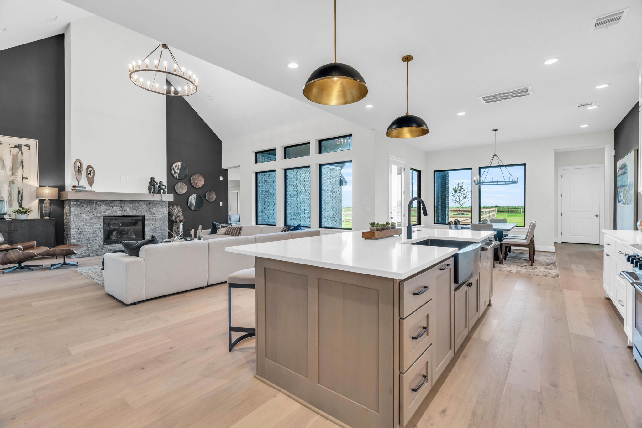 Jamestown Estate Homes in Waller